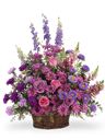Cesto di vimini con fiori delicati
